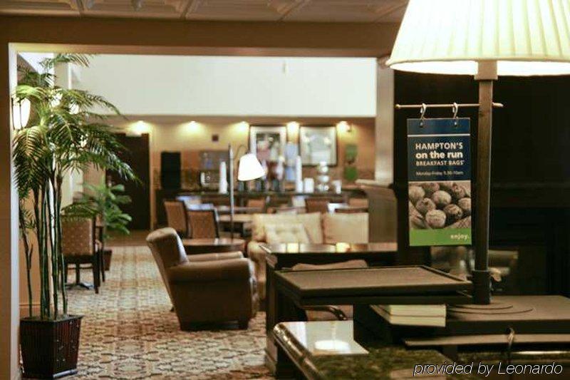 Hampton Inn & Suites Edmonton/West Dalaman gambar